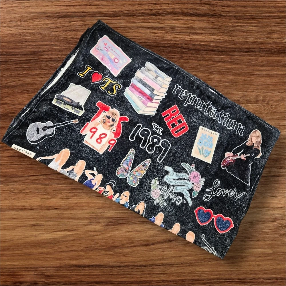Taylor Swift Black Fleece Graphic Throw Blanket